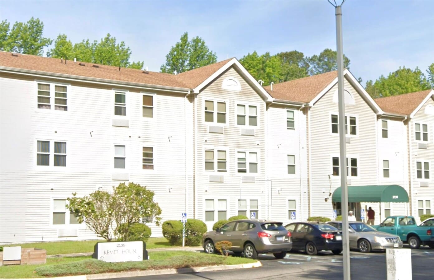 Photo - 2139 Broadmoor Ave