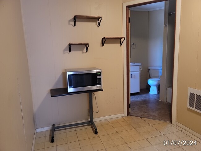 Building Photo - 324 W Main St Unit 324 Floor 2 Rental