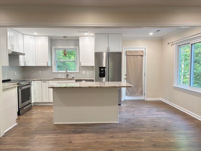 Photo - 3 Bedroom, 2 Bathroom House in Lewisville!