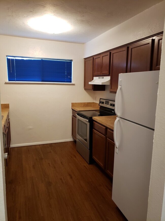 Photo - 2 Bedroom 2.5 Bath Townhouse with covered parking