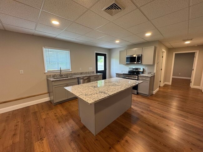 Building Photo - 663 Titus Hill Rd