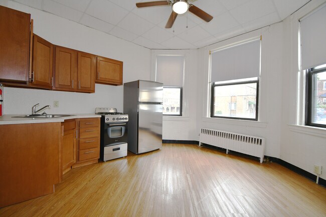 Photo - Oakland/Bates