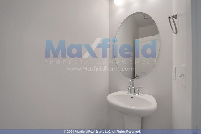 Photo - End Unit - 3BD 2.5 BA 2GA - Modern Living