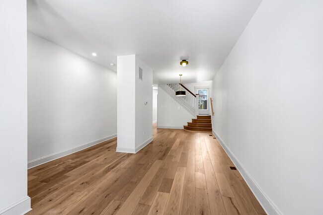 Photo - 3539 Roland Ave