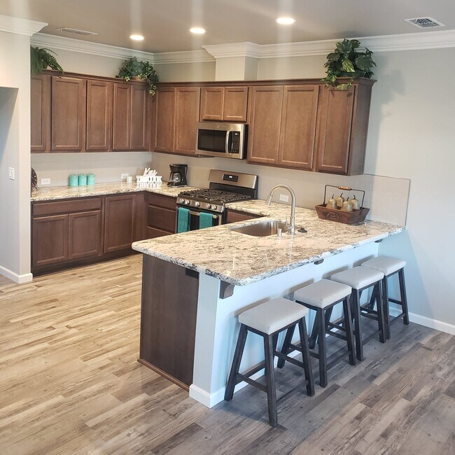 Photo - 2402 Calgary Pl Townhome