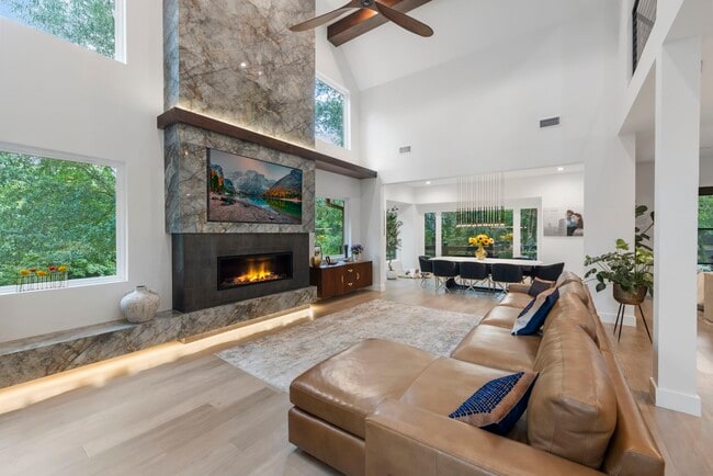 Photo - 14335 Hillshire Dr