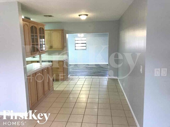 Photo - 1389 Meadowbrook Dr