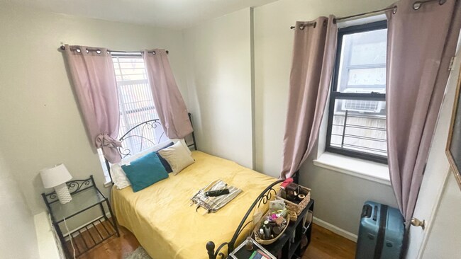 Photo - 15 E 131st St Unidad 15 East 131 street