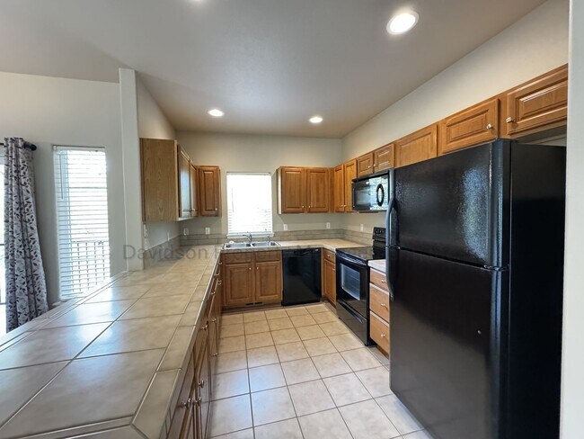 Photo - Gorgeous 3 Bedroom Townhouse Near Garden of the Gods