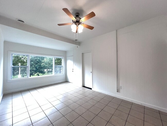 Photo - 8919 S Muskegon Ave