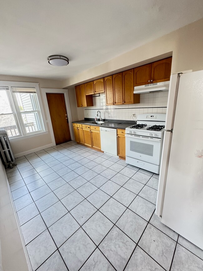 Building Photo - 40 Atkins St Unit 6 Rental