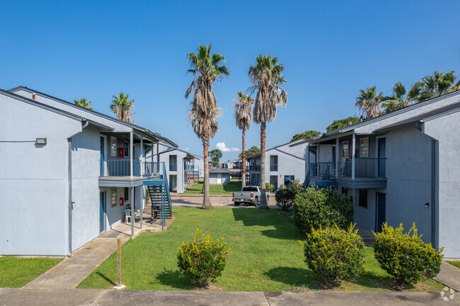 Building Photo - The Palms Rental