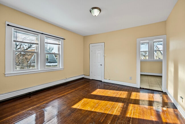 Photo - 393 Seymour Ave