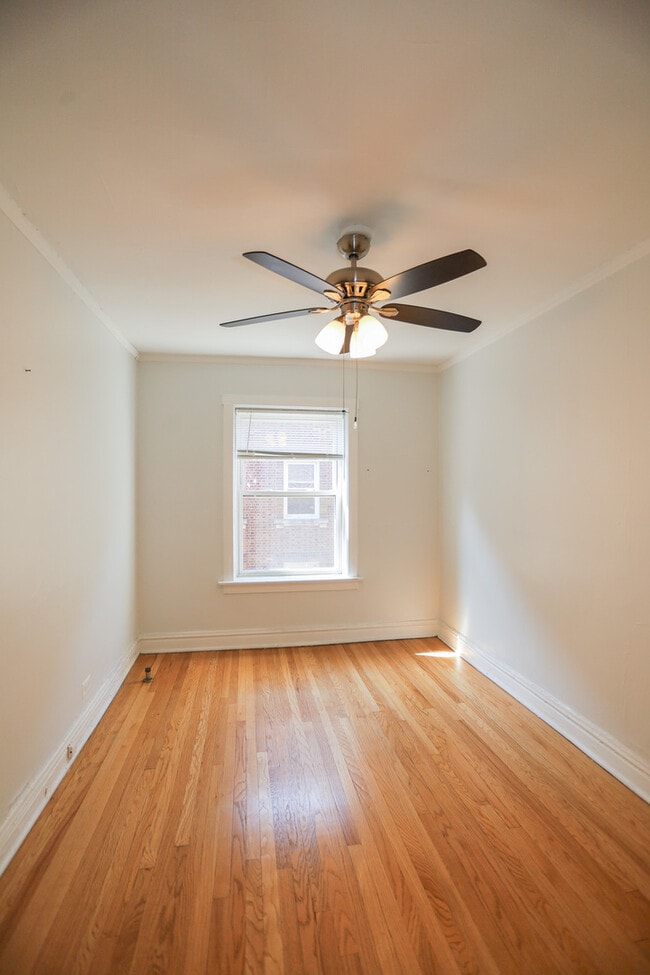 Photo - 652 W Oakdale Ave