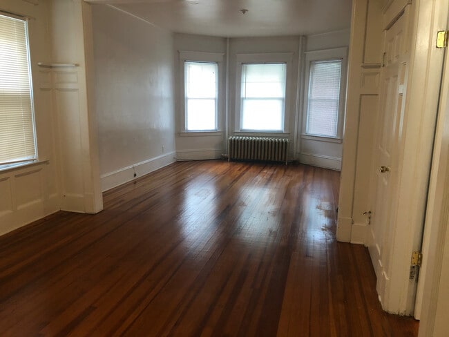 Building Photo - 811 Myrtle Ave Unit 1