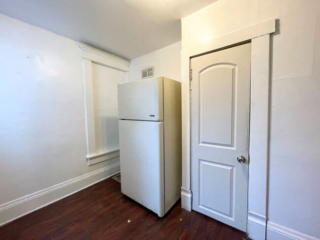 Photo - 110 W 5th Ave Unit Apt #1