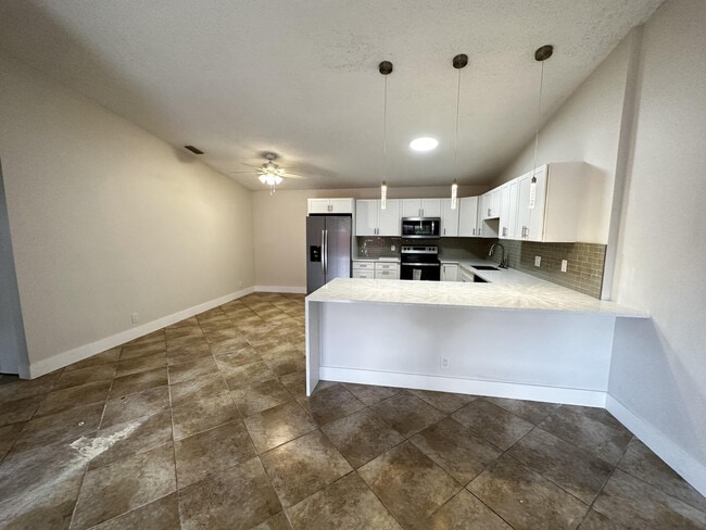 Photo - 4326 Woodstock Dr