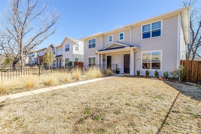 Photo - 215 Athenia Dr