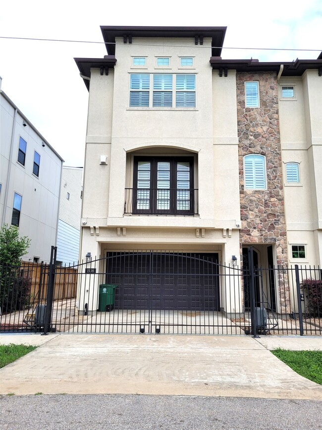 Photo - 1508 Fowler St