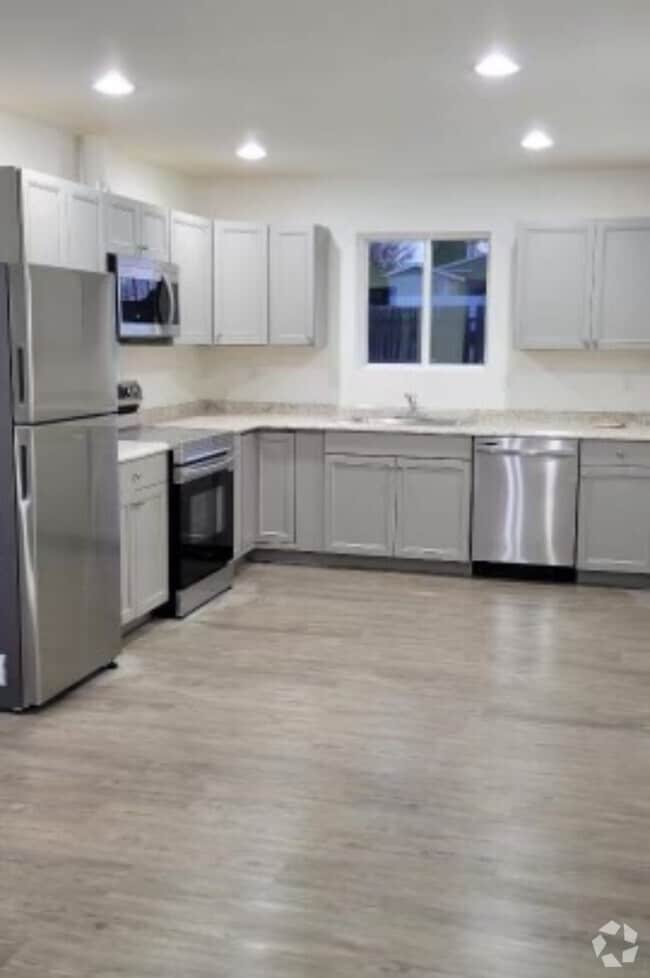 Building Photo - 308 Lincoln St Unit 308 Rental