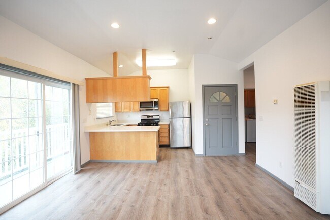 Photo - Pine Street, 2660-2670 Unit 2674 Pine