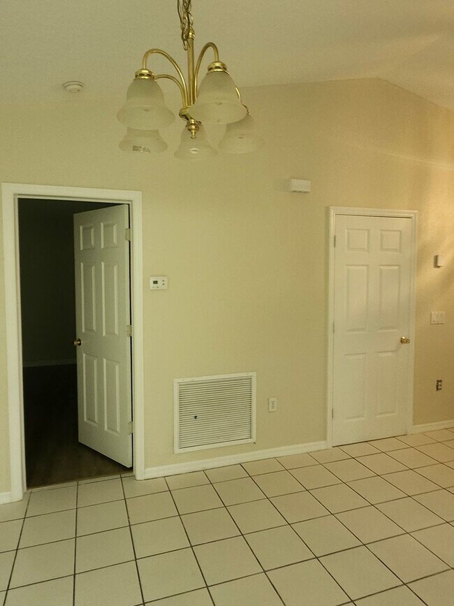 2950 Rock Creek Dr