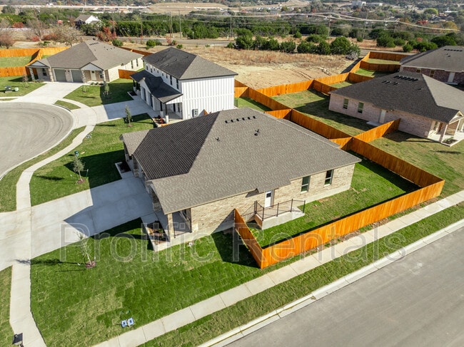 Photo - 102 Logan Ct