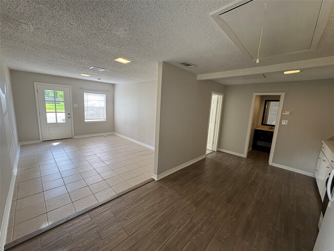 Photo - 400 S Poplar St