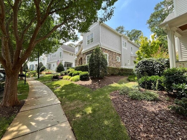Photo - 535 Guilford Cir
