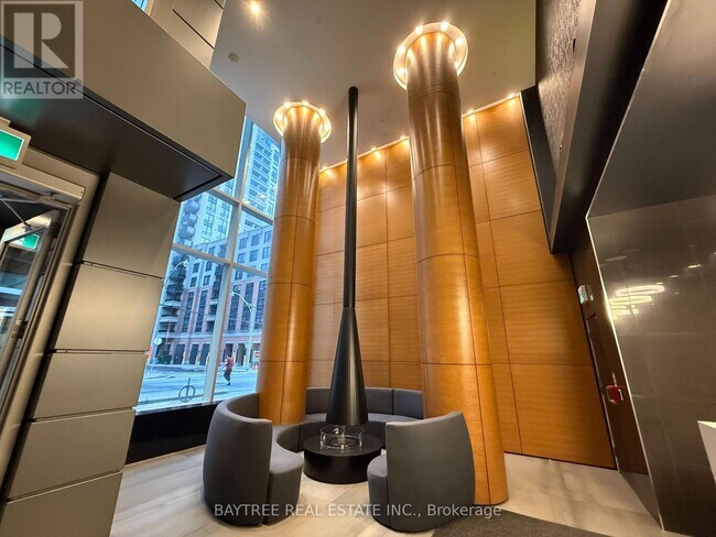 Photo - 68 Shuter St Unité 606