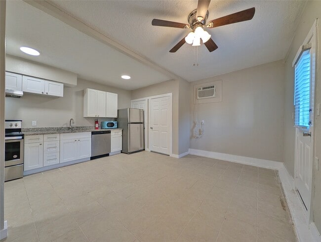Photo - 1219 33rd St Unidad 4