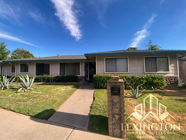 Beautiful, 3BD/2BA +Bonus Rooms, Bungalow ... - Beautiful, 3BD/2BA +Bonus Rooms, Bungalow ... House