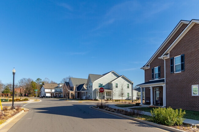 Entrance - Oakland Court