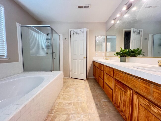 Photo - 2052 Jamison Pl