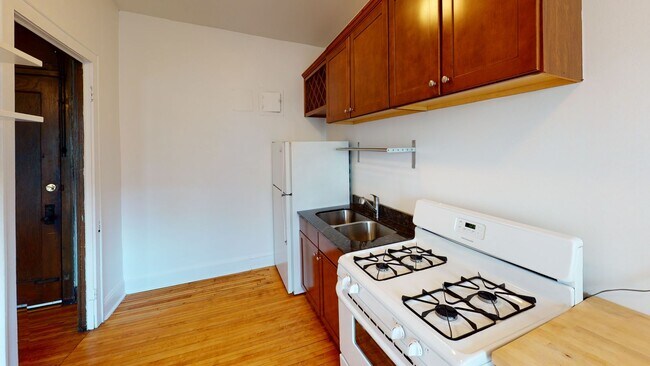 Photo - Lor-West Apartments