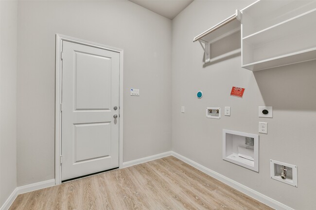 Photo - 3911 Sugardale St