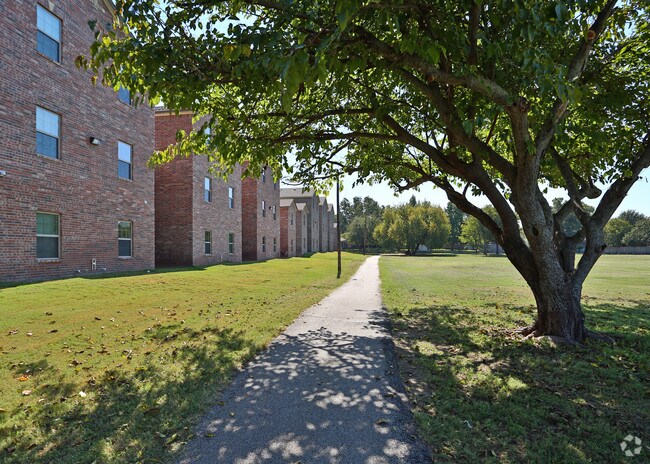 Access Jaycee Park from your back door! - The Summit