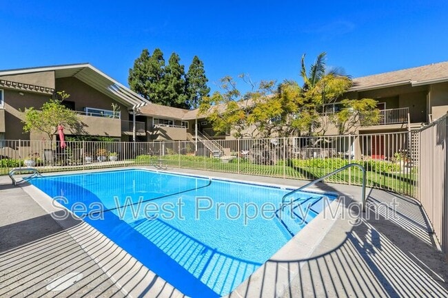 Building Photo - 2517 Navarra Dr Unit #1C Rental