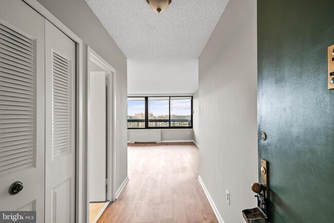 Building Photo - 3701 S George Mason Dr Unit 710N