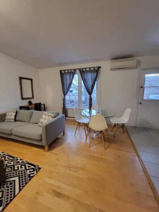 Photo - 4072 R. Drolet Unit ID1222991P