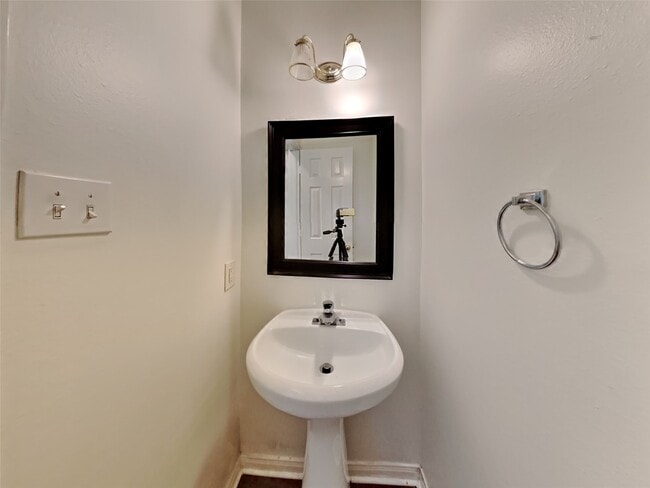 Building Photo - 4428 Blossomwood Dr