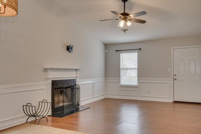 Photo - 2019 Hopetown Dr