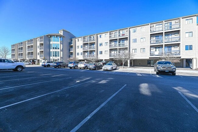 Building Photo - Hampton NH Unit 418