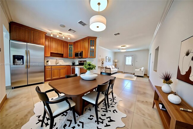 Photo - 7 Montilla Ave