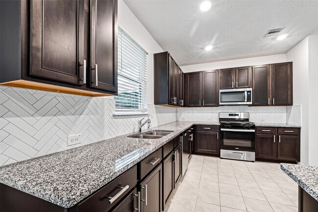 Photo - 15723 Autumn Chicory Dr