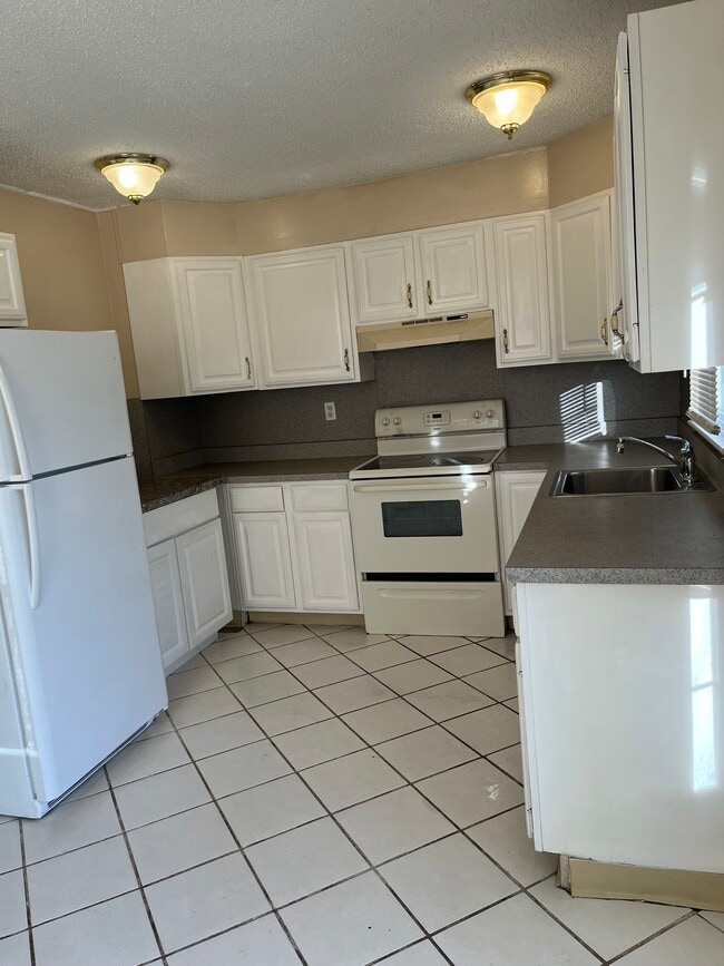 Photo - 75 Baldwin Ln