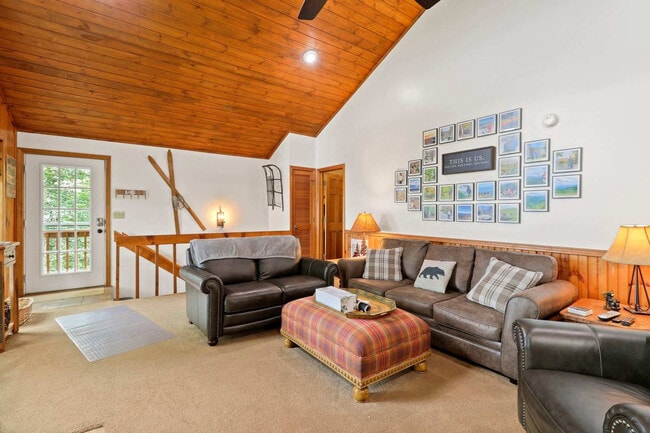 Building Photo - 1041 Charter Hills Rd Unit ID1302673P Rental