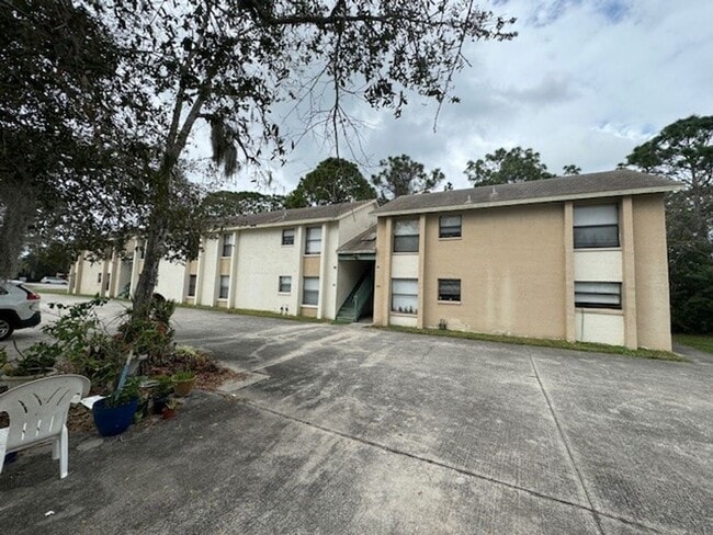 Building Photo - 341 Mercury Ave SE Unit 102 Rental