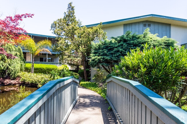 Photo - Walnut Hills Apartments