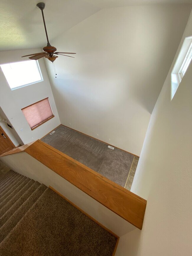 Photo - 3 Bed - 2 Bath - Fenced Yard